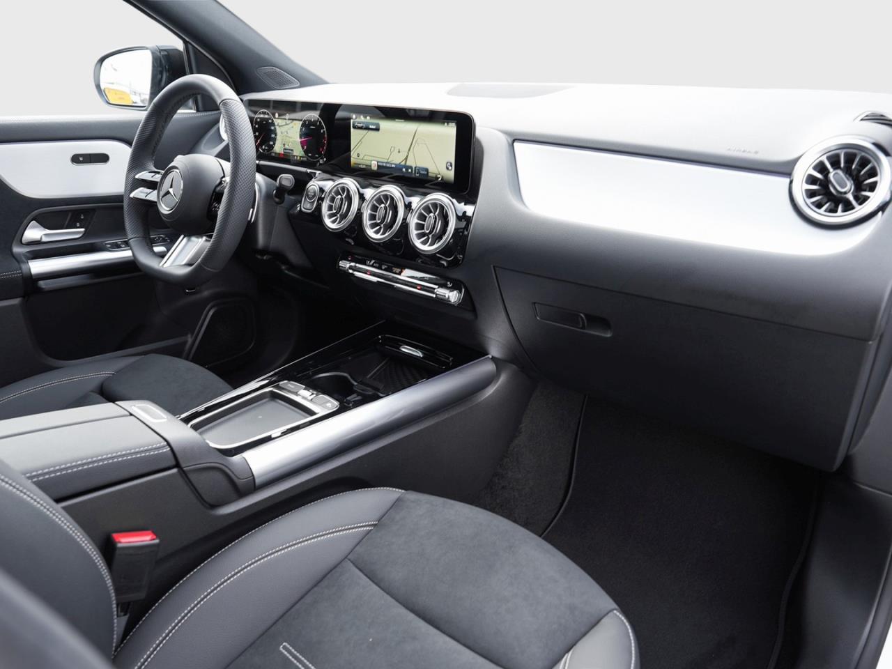 Mercedes-Benz GLA 200 AMG Night Navi Panorama 360° EasyPack