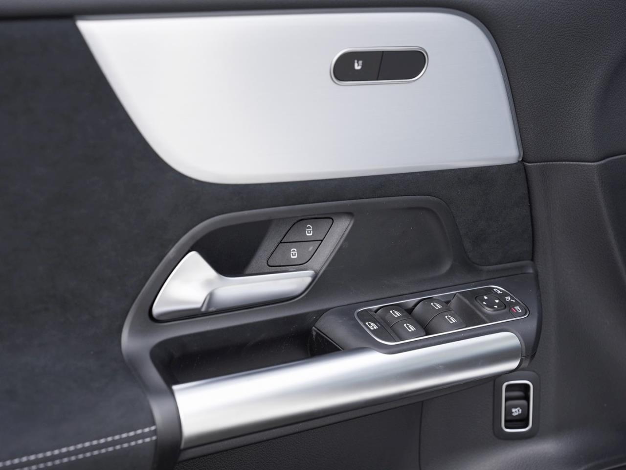 Mercedes-Benz GLA 200 AMG Night Navi Panorama 360° EasyPack