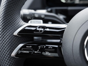 Mercedes-Benz GLA 200 AMG Night Navi Panorama 360° EasyPack