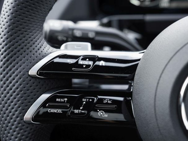 Mercedes-Benz GLA 200 AMG Night Navi Panorama 360° EasyPack