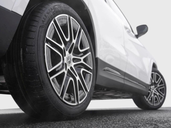 Mercedes-Benz GLA 200 AMG Night Navi Panorama 360° EasyPack