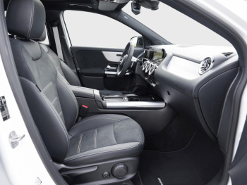 Mercedes-Benz GLA 200 AMG Night Navi Panorama 360° EasyPack