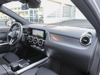 Mercedes-Benz GLA 200 Progressive MBUX Navi HigEnd LED Kamera 