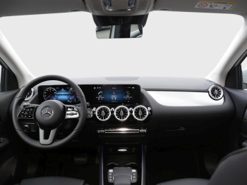 Mercedes-Benz GLA 200 Style MBUX Navi Distronic 360°Kamera