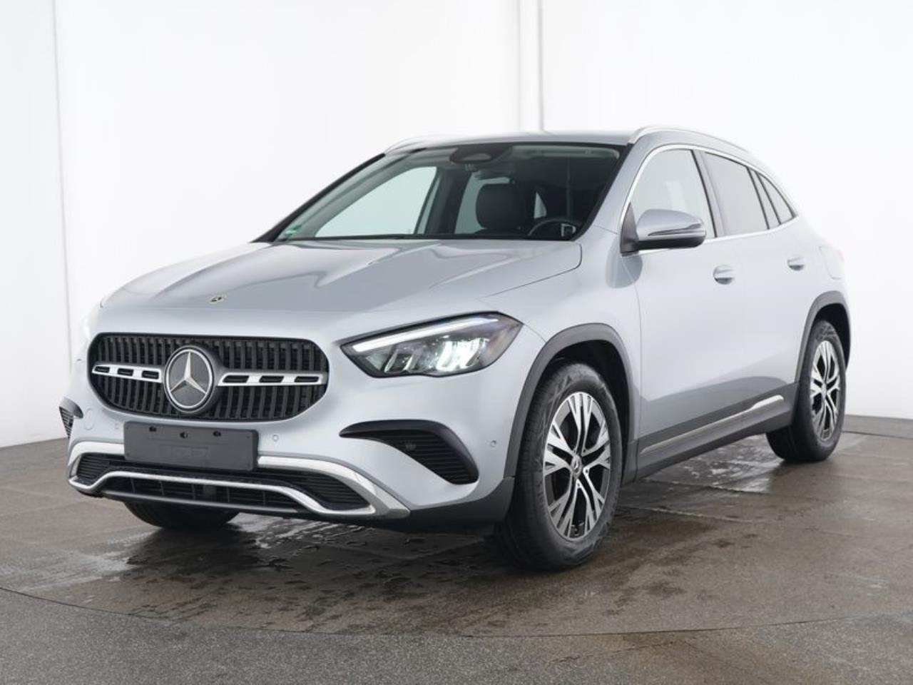 Mercedes-Benz GLA 220 4M Progressive Kamera Easy-Pack AHK