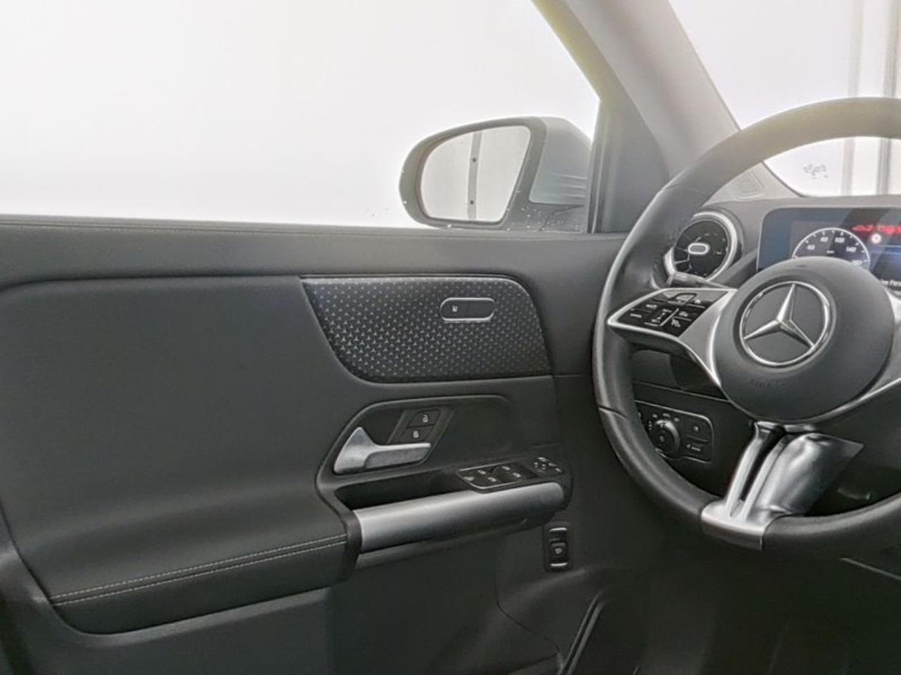 Mercedes-Benz GLA 220 4M Progressive Kamera Easy-Pack AHK