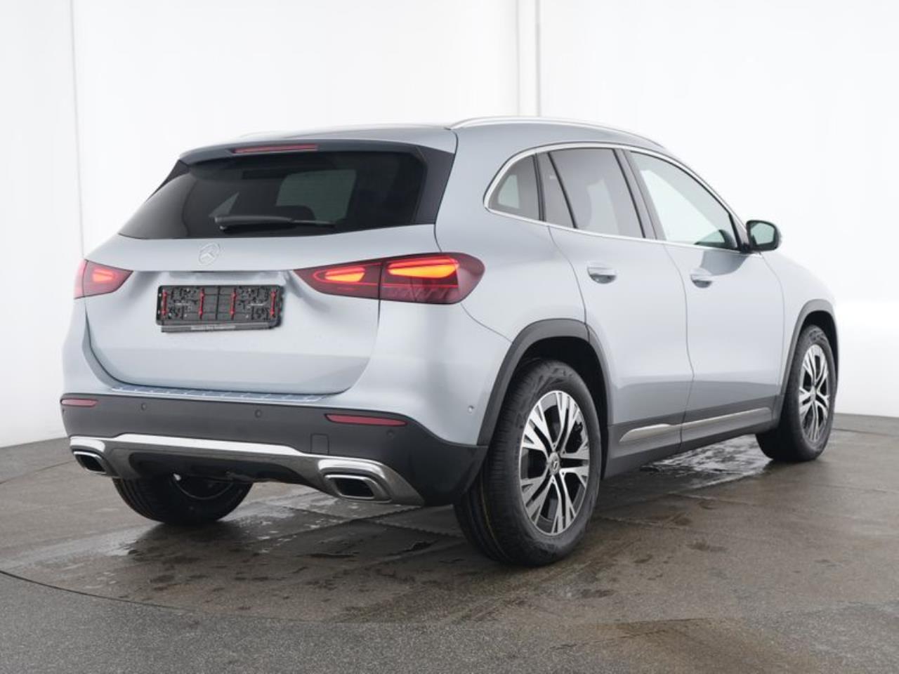 Mercedes-Benz GLA 220 4M Progressive Kamera Easy-Pack AHK