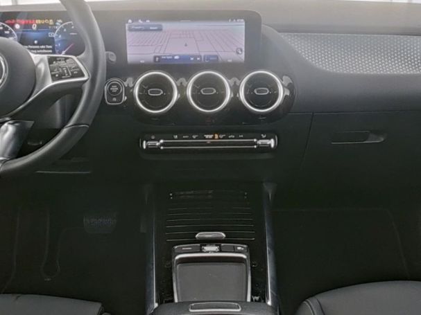 Mercedes-Benz GLA 220 4M Progressive Kamera Easy-Pack AHK