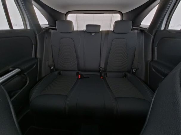 Mercedes-Benz GLA 220 4M Progressive Kamera Easy-Pack AHK