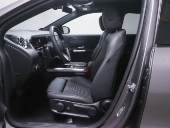 Mercedes-Benz GLA 220 4M Progressive Night MBUX Panorama 360°