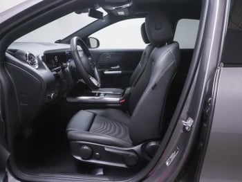 Mercedes-Benz GLA 220 4M Progressive Night MBUX Panorama 360°