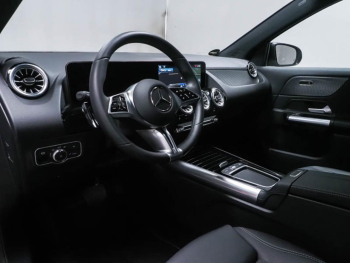 Mercedes-Benz GLA 220 4M Progressive Night MBUX Panorama 360°