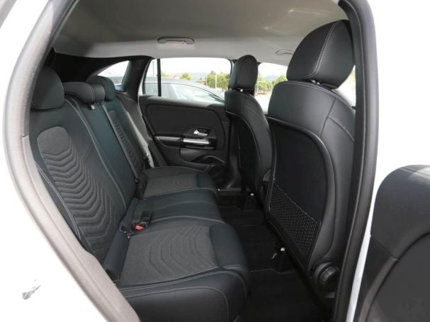 Mercedes-Benz GLA 220 4M Progressive Navi-Prem. Kamera WinterP Mercedes-Benz GLA 220 4M Progressive Navi-Prem. Kamera WinterP
