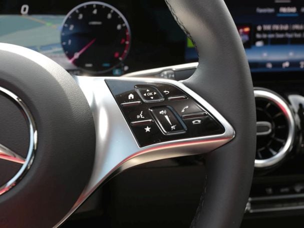 Mercedes-Benz GLA 220 4M Progressive Navi-Prem. Kamera WinterP Mercedes-Benz GLA 220 4M Progressive Navi-Prem. Kamera WinterP