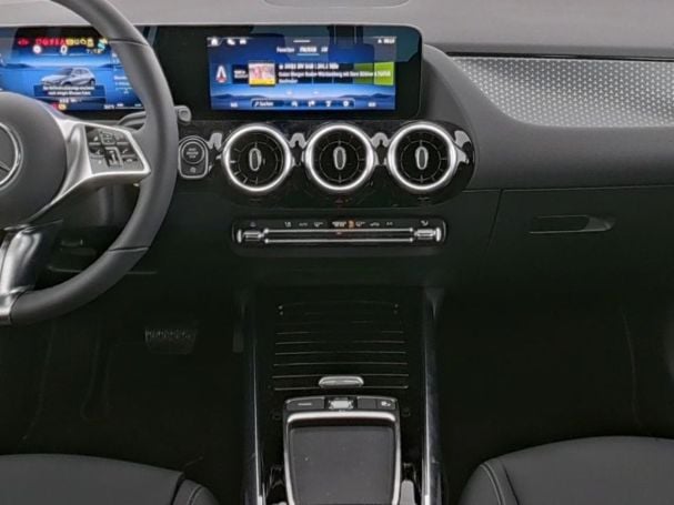 Mercedes-Benz GLA 220 4M Progressive Navi-Prem. Kamera WinterP Mercedes-Benz GLA 220 4M Progressive Navi-Prem. Kamera WinterP