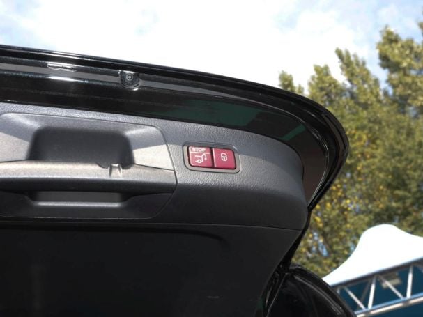 Mercedes-Benz GLA 220 4MATIC AMG Night Kamera EasyPack Keyless Mercedes-Benz GLA 220 4MATIC AMG Night Kamera EasyPack Keyless