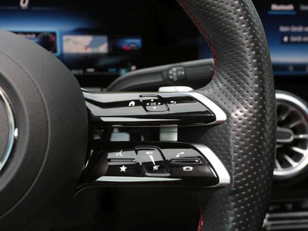 Mercedes-Benz GLA 220 4MATIC AMG Night Kamera EasyPack Keyless Mercedes-Benz GLA 220 4MATIC AMG Night Kamera EasyPack Keyless