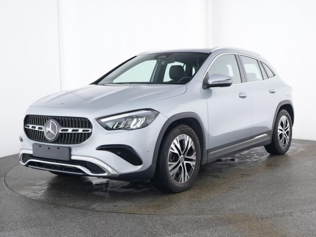 Mercedes-Benz GLA GLA 220 d 4M Geländewagen / SUV hightechsilber metallic