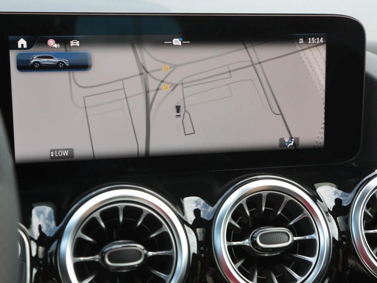 Mercedes-Benz GLA 220 d 4MATIC AMG Panorama Totwinkel AHK 360°