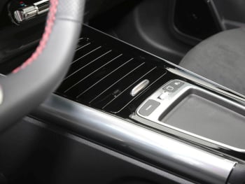 Mercedes-Benz GLA 220 d 4MATIC AMG Panorama Totwinkel AHK 360°