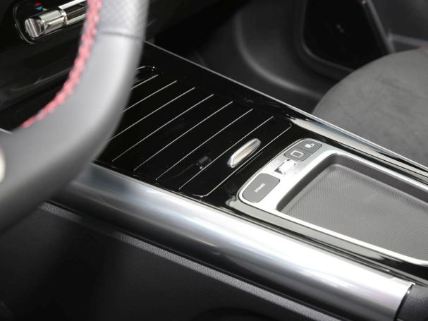 Mercedes-Benz GLA 220 d 4MATIC AMG Panorama Totwinkel AHK 360° Mercedes-Benz GLA 220 d 4MATIC AMG Panorama Totwinkel AHK 360°