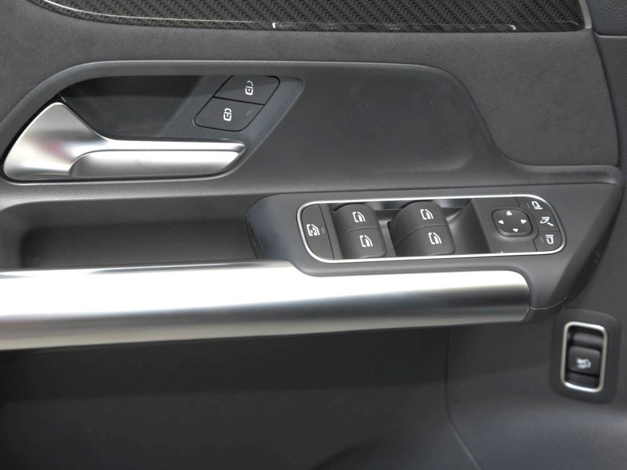 Mercedes-Benz GLA 220 d 4MATIC AMG Panorama Totwinkel AHK 360°