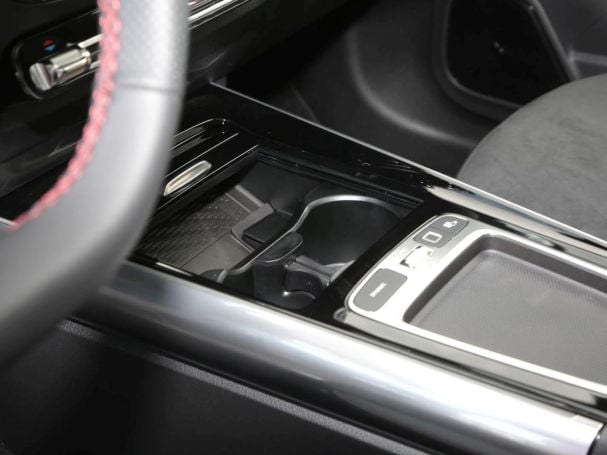 Mercedes-Benz GLA 220 d 4MATIC AMG Panorama Totwinkel AHK 360° Mercedes-Benz GLA 220 d 4MATIC AMG Panorama Totwinkel AHK 360°