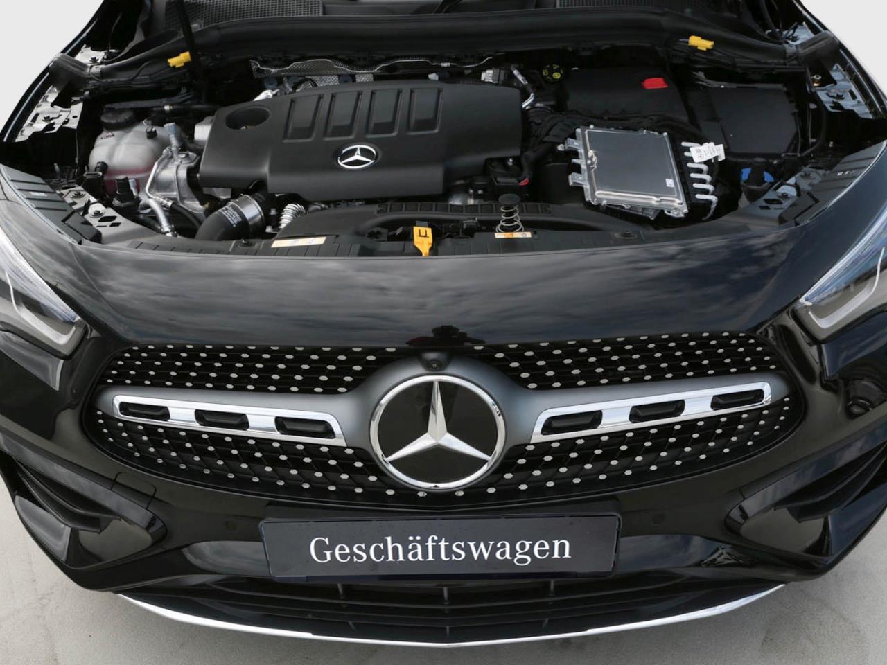Mercedes-Benz GLA 220 d 4MATIC AMG Panorama Totwinkel AHK 360°