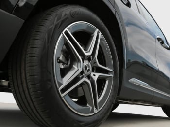 Mercedes-Benz GLA 220 d 4MATIC AMG Panorama Totwinkel AHK 360°