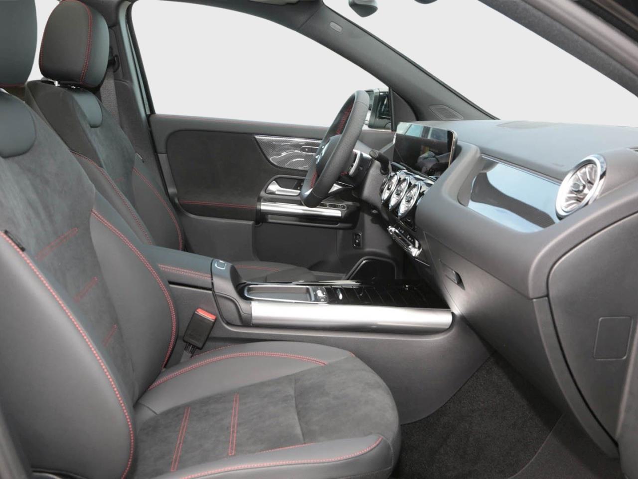 Mercedes-Benz GLA 220 d 4MATIC AMG Panorama Totwinkel AHK 360°