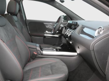 Mercedes-Benz GLA 220 d 4MATIC AMG Panorama Totwinkel AHK 360°