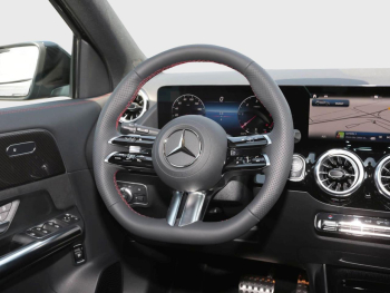 Mercedes-Benz GLA 220 d 4MATIC AMG Panorama Distronic AHK 360°