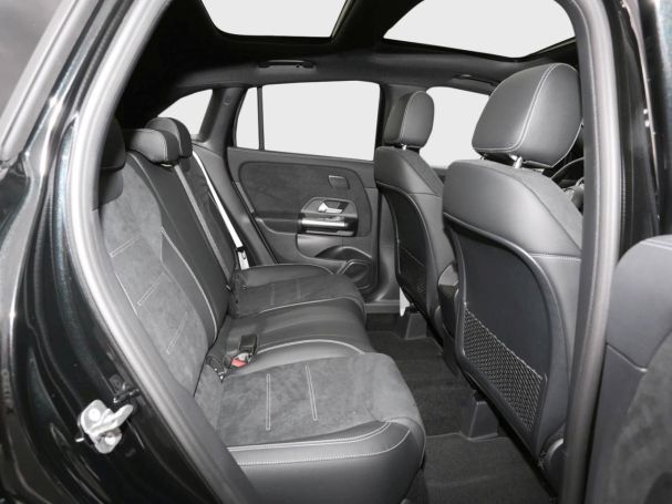 Mercedes-Benz GLA 220 d 4MATIC AMG Night Panorama AHK HUD 360° Mercedes-Benz GLA 220 d 4MATIC AMG Night Panorama AHK HUD 360°