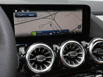 Mercedes-Benz GLA 220 d 4MATIC AMG Night Panorama AHK HUD 360°