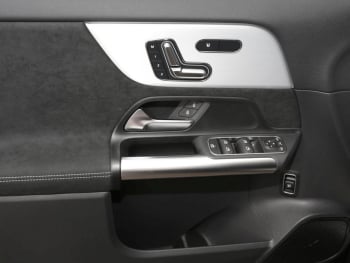 Mercedes-Benz GLA 220 d 4MATIC AMG Night Panorama AHK HUD 360°