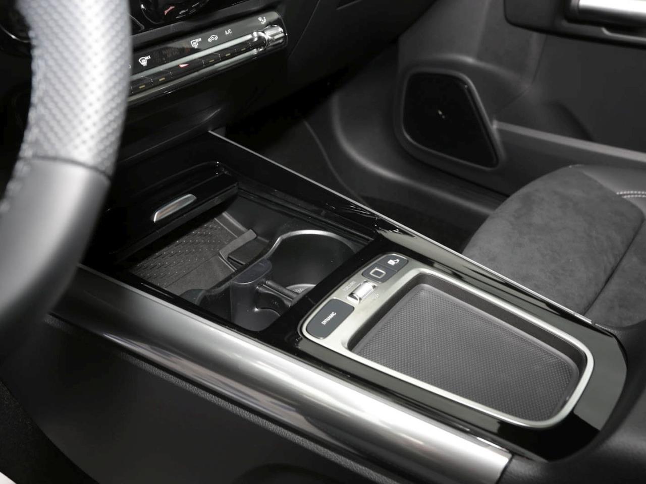 Mercedes-Benz GLA 220 d 4MATIC AMG Night Panorama AHK HUD 360°