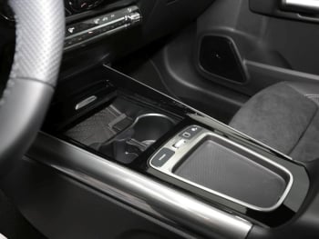 Mercedes-Benz GLA 220 d 4MATIC AMG Night Panorama AHK HUD 360°