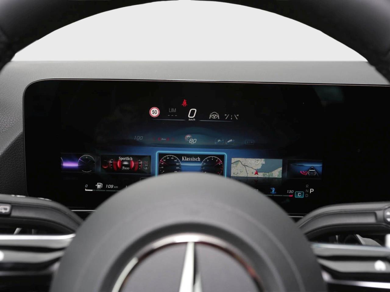 Mercedes-Benz GLA 220 d 4MATIC AMG Night Panorama AHK HUD 360°