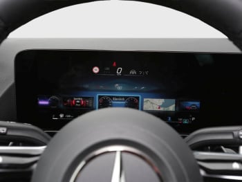 Mercedes-Benz GLA 220 d 4MATIC AMG Night Panorama AHK HUD 360°