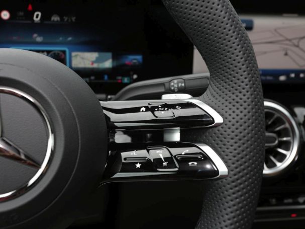 Mercedes-Benz GLA 220 d 4MATIC AMG Night Panorama AHK HUD 360° Mercedes-Benz GLA 220 d 4MATIC AMG Night Panorama AHK HUD 360°