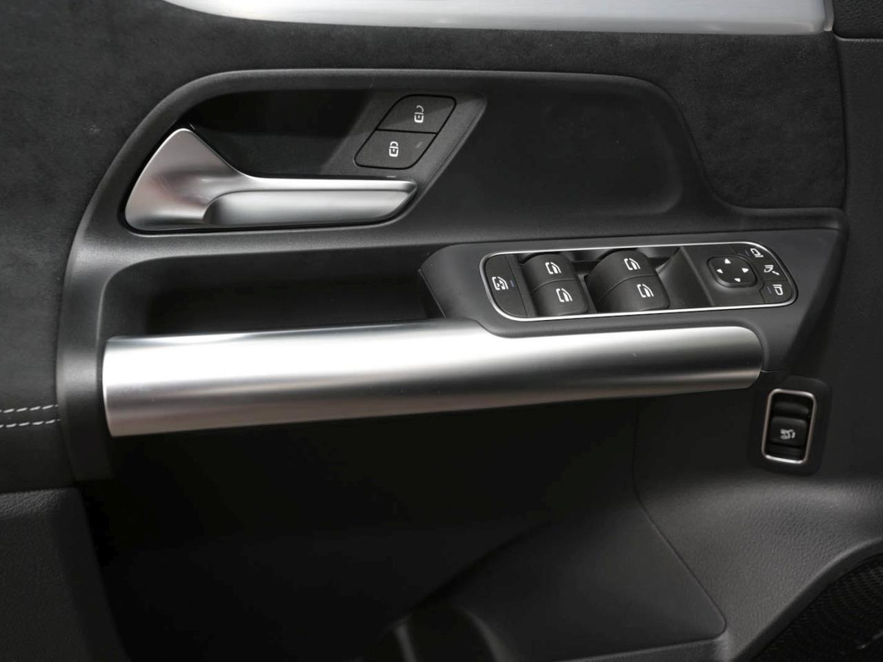 Mercedes-Benz GLA 220 d 4MATIC AMG Night Panorama AHK HUD 360°