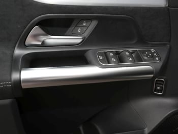 Mercedes-Benz GLA 220 d 4MATIC AMG Night Panorama AHK HUD 360°