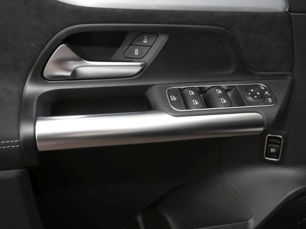 Mercedes-Benz GLA 220 d 4MATIC AMG Night Panorama AHK HUD 360° Mercedes-Benz GLA 220 d 4MATIC AMG Night Panorama AHK HUD 360°