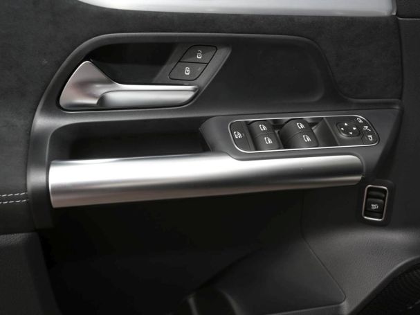 Mercedes-Benz GLA 220 d 4MATIC AMG Night Panorama AHK HUD 360° Mercedes-Benz GLA 220 d 4MATIC AMG Night Panorama AHK HUD 360°