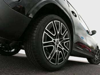 Mercedes-Benz GLA 220 d 4MATIC AMG Night Panorama AHK HUD 360°