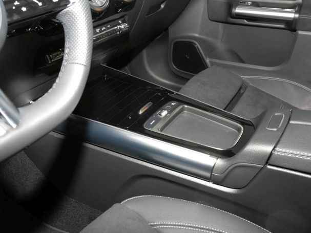 Mercedes-Benz GLA 220 d 4MATIC AMG NIght 360° Panorama HeadUp Mercedes-Benz GLA 220 d 4MATIC AMG NIght 360° Panorama HeadUp