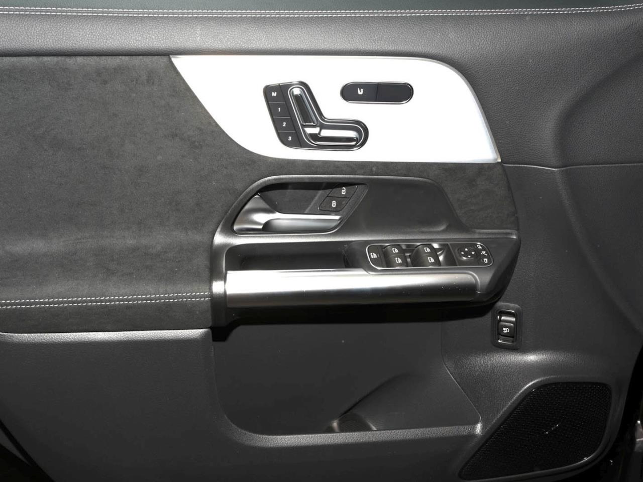 Mercedes-Benz GLA 220 d 4MATIC AMG NIght 360° Panorama HeadUp