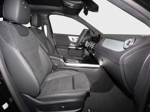 Mercedes-Benz GLA 220 d 4MATIC AMG NIght 360° Panorama HeadUp Mercedes-Benz GLA 220 d 4MATIC AMG NIght 360° Panorama HeadUp
