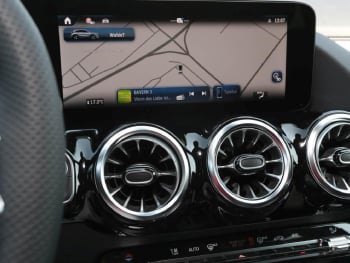 Mercedes-Benz GLA 220 d 4MATIC AMG Panorama Distronic AHK 360°