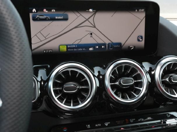 Mercedes-Benz GLA 220 d 4MATIC AMG Panorama Distronic AHK 360°